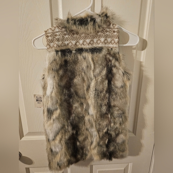 Miss Me Girls NWT Boho Faux Fur Vest Size M - Picture 6 of 6